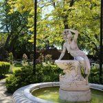 A large water fountain at the Columbus Centre outdoor courtyard.